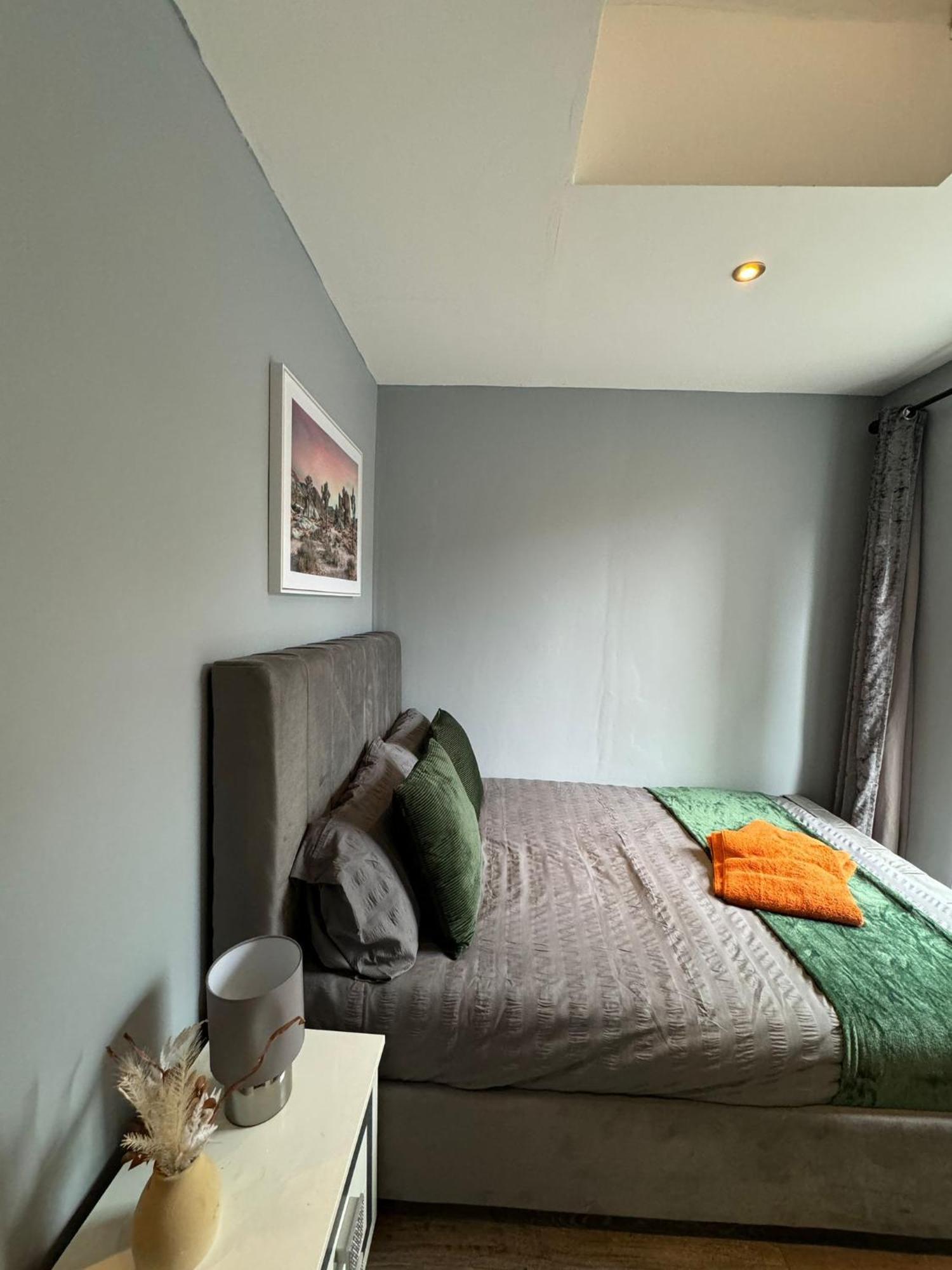 2 Bedroom Flat In Euston 2 Mins Away From Station, No Lift London Exteriör bild