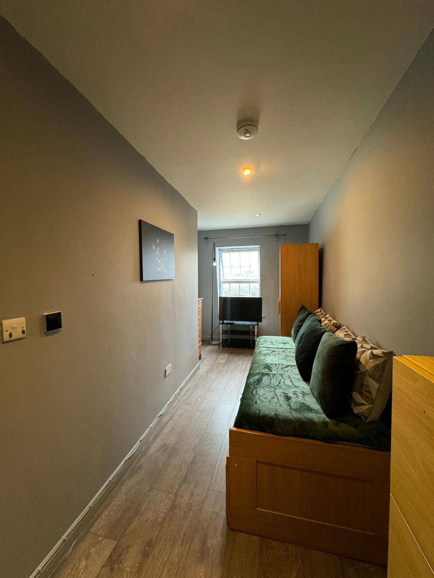2 Bedroom Flat In Euston 2 Mins Away From Station, No Lift London Exteriör bild