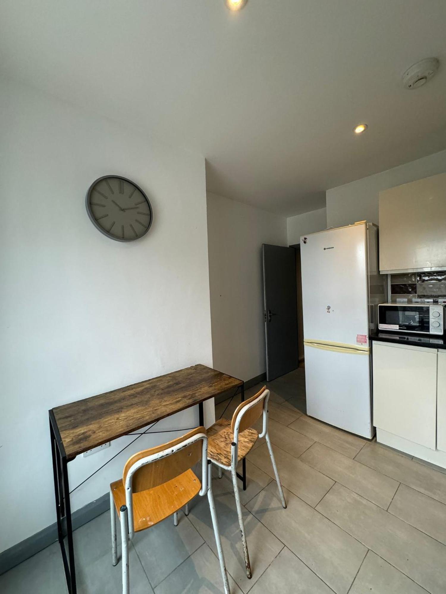 2 Bedroom Flat In Euston 2 Mins Away From Station, No Lift London Exteriör bild