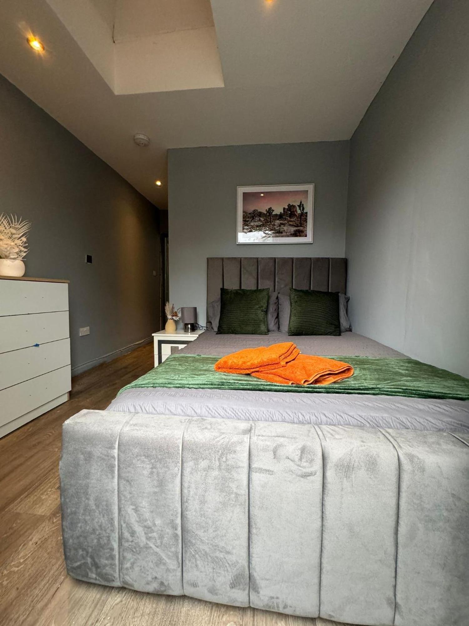 2 Bedroom Flat In Euston 2 Mins Away From Station, No Lift London Exteriör bild
